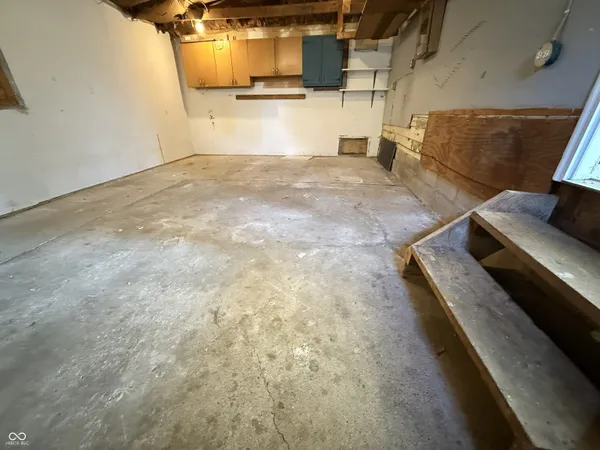 $1,500 | 122 North Routiers Avenue, Indianapolis, IN 46219