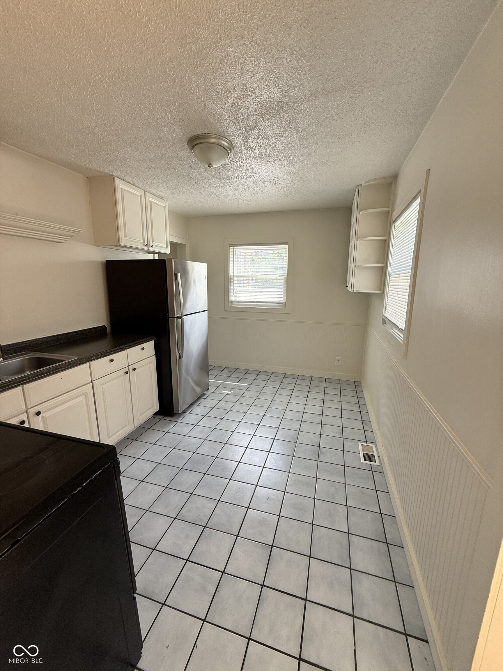122 North Routiers Avenue Indianapolis, IN 46219 - Photo 4 of 19