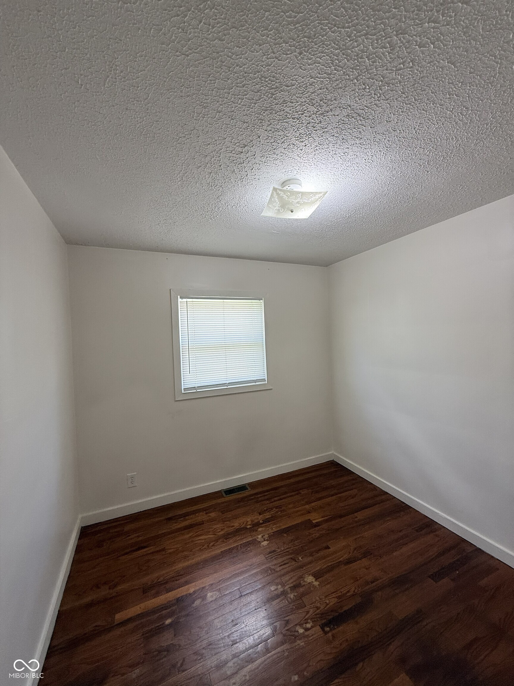 122 North Routiers Avenue Indianapolis, IN 46219 - Photo 6 of 19
