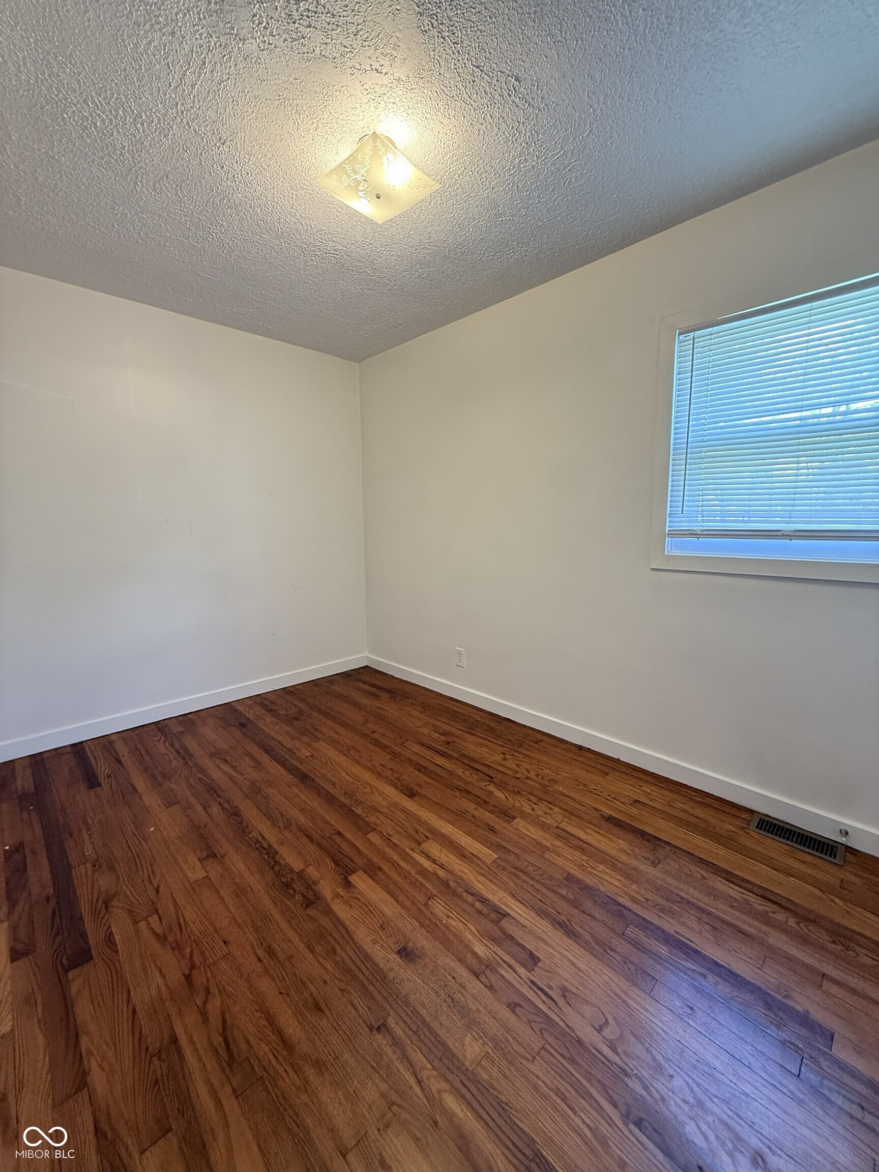 122 North Routiers Avenue Indianapolis, IN 46219 - Photo 8 of 19