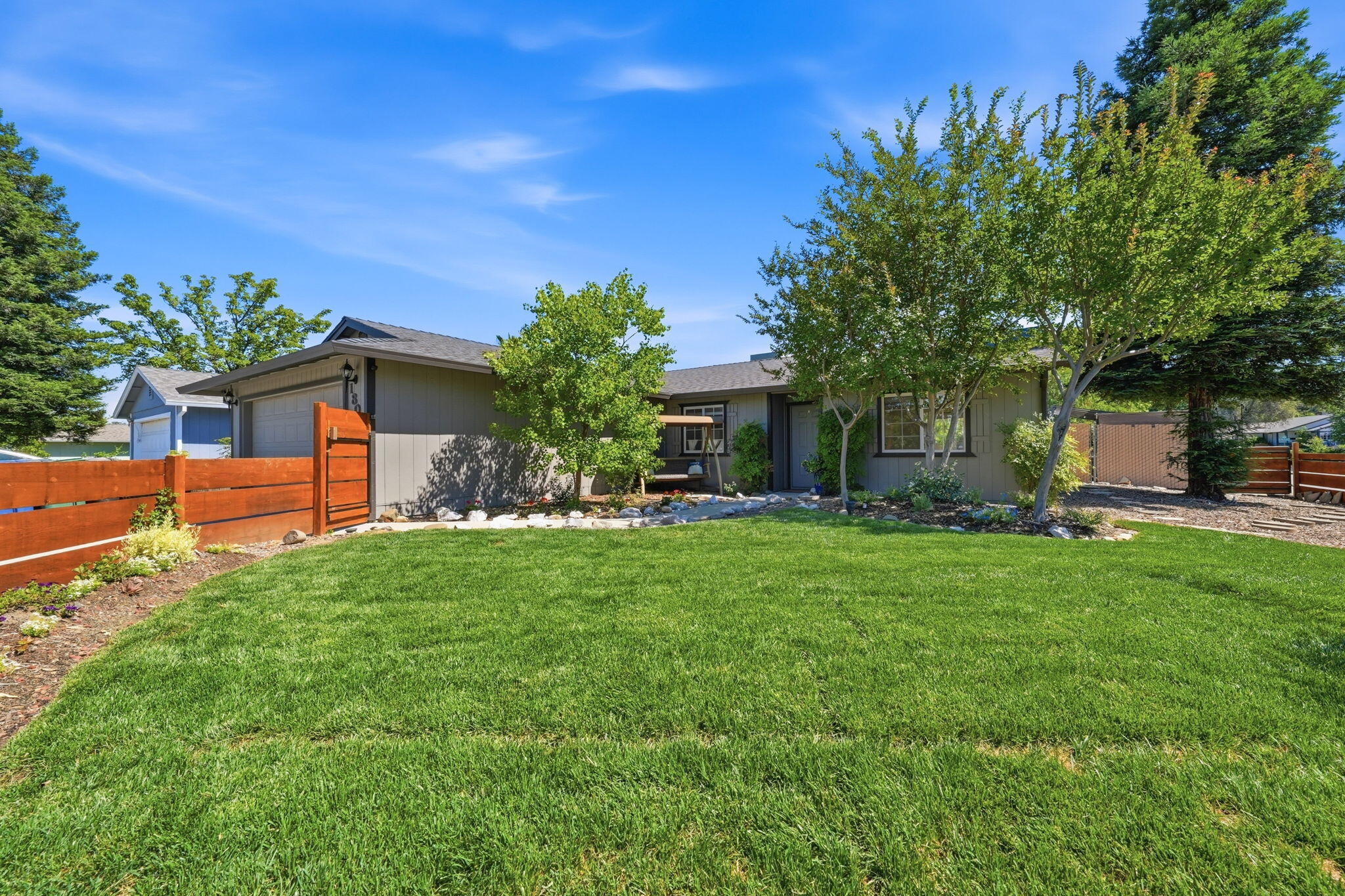 1803 Stetson Way Redding, CA 96003 - Photo 8 of 32 Front Lawn