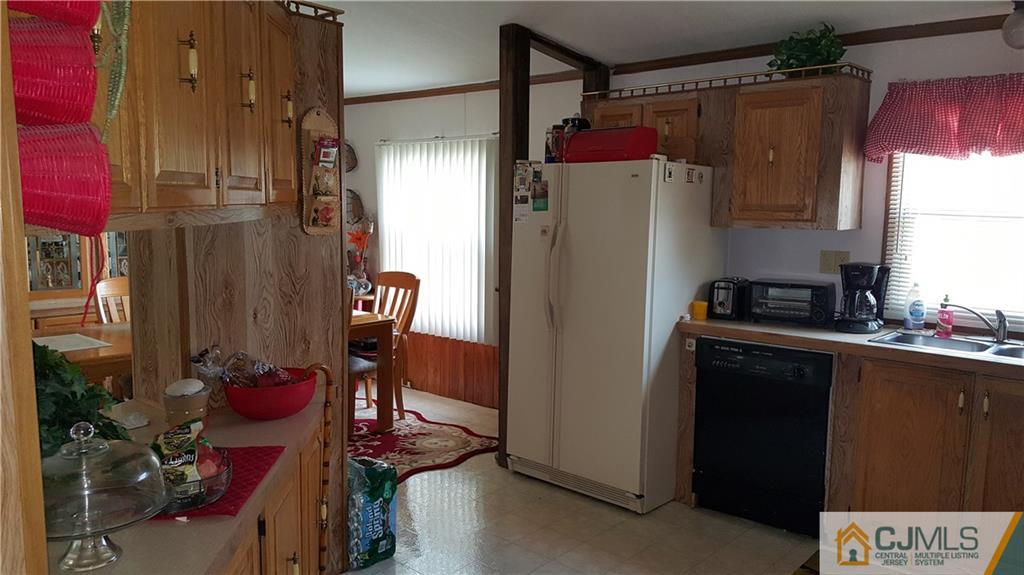 31 Emerson Road, Unit 31 North Brunswick, NJ 08902 - Photo 5 of 13 Gallery Image 5