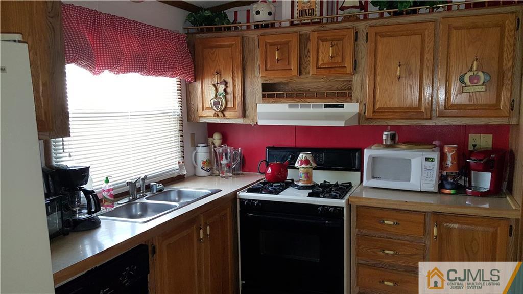 31 Emerson Road, Unit 31 North Brunswick, NJ 08902 - Photo 7 of 13 Gallery Image 7