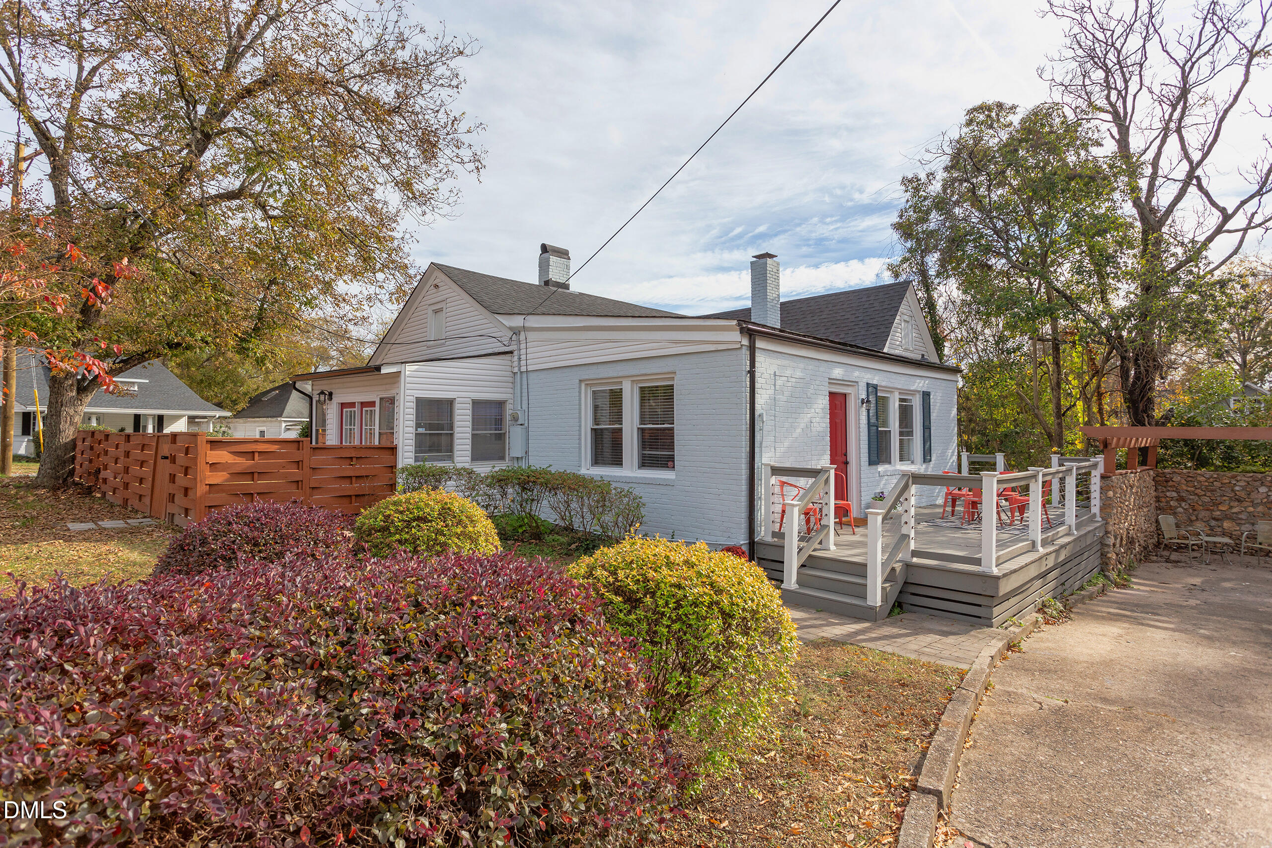 1109 North Elizabeth Street Durham, NC 27701 - Photo 42 of 44 a front view of a house with garden