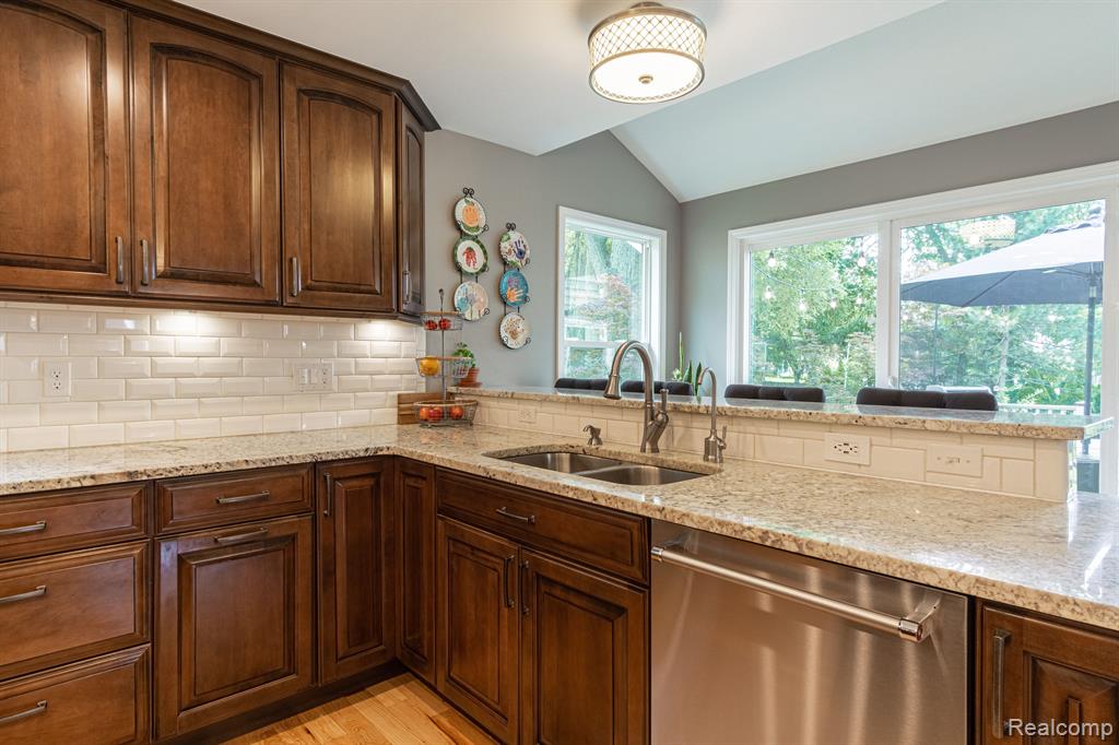 307 Drace Street Rochester, MI 48307 - Photo 14 of 62