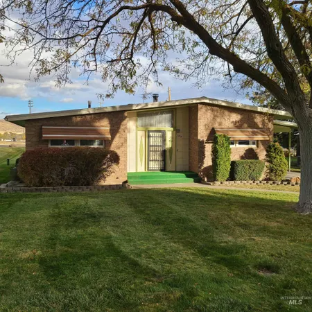 $375,000 | 1298 East 2nd Street, Weiser, ID 83672
