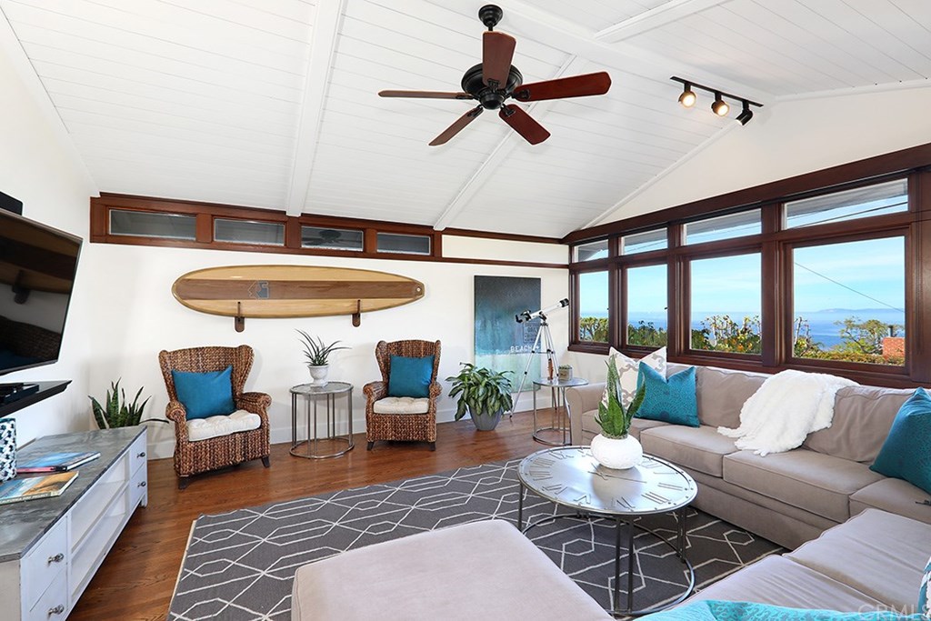 31666 Scenic Drive Laguna Beach, CA 92651 - Photo 3 of 38