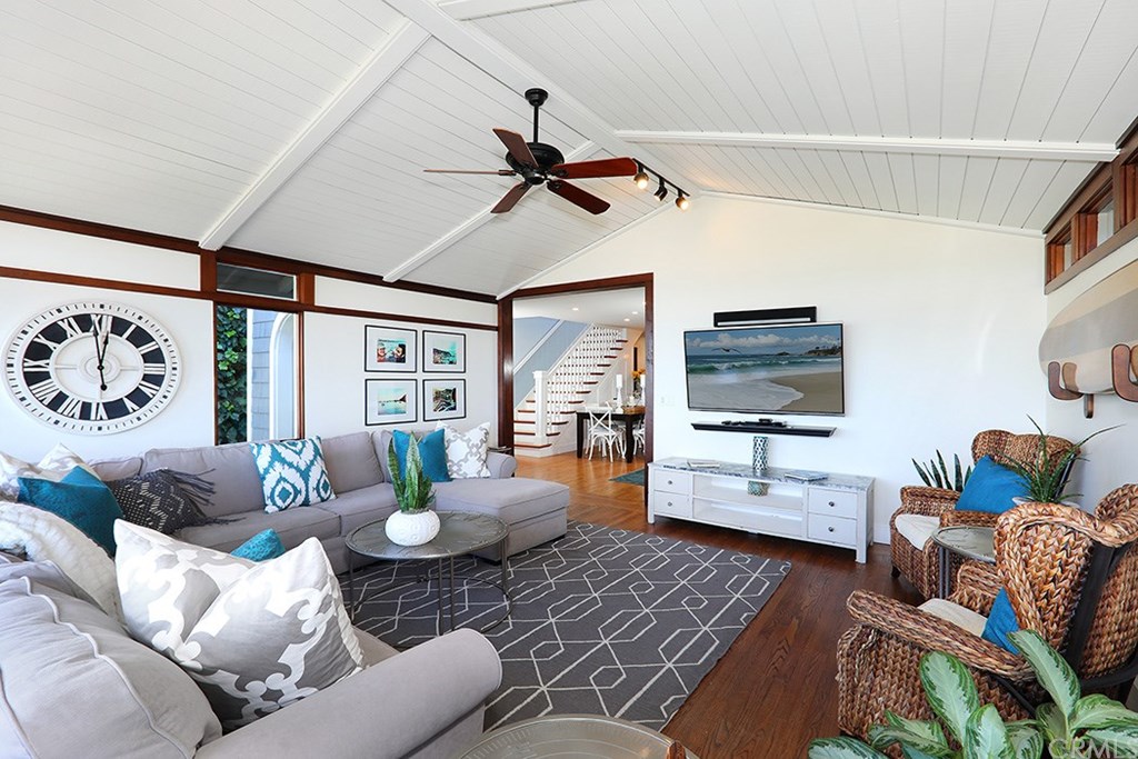 31666 Scenic Drive Laguna Beach, CA 92651 - Photo 4 of 38