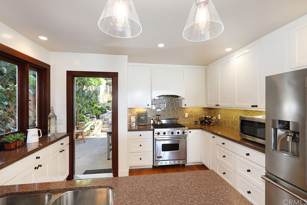 31666 Scenic Drive Laguna Beach, CA 92651 - Photo 8 of 38