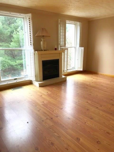 655 Waterdam Road Canonsburg, PA 15317 - Photo 16 of 25 Living-room . Plantation blinds in every room