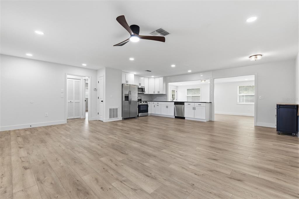 11210 Mercedes Street Spring Hill, FL 34609 - Photo 17 of 46