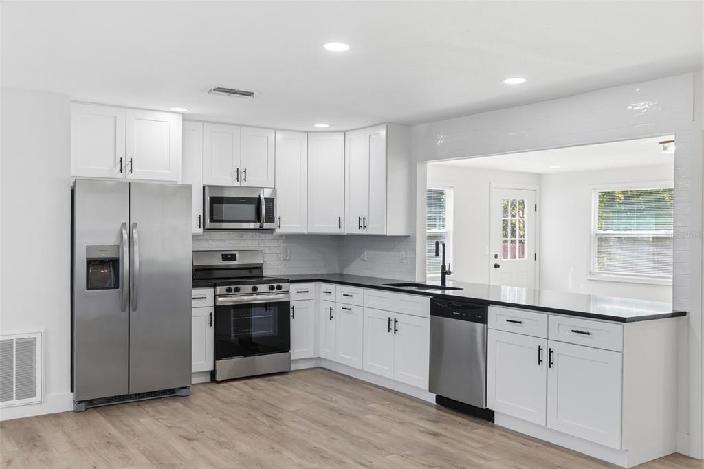 11210 Mercedes Street Spring Hill, FL 34609 - Photo 20 of 46