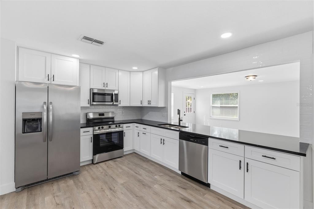 11210 Mercedes Street Spring Hill, FL 34609 - Photo 21 of 46