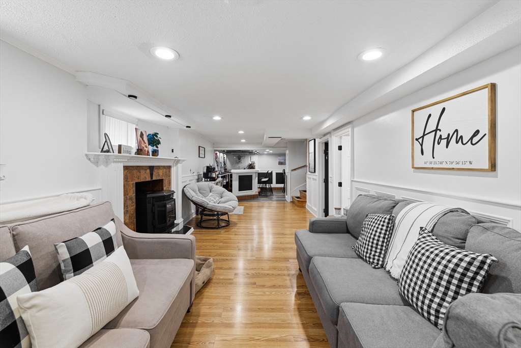 72 Rochambeau Street New Bedford, MA 02745 - Photo 15 of 26