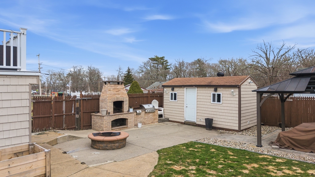 72 Rochambeau Street New Bedford, MA 02745 - Photo 23 of 26