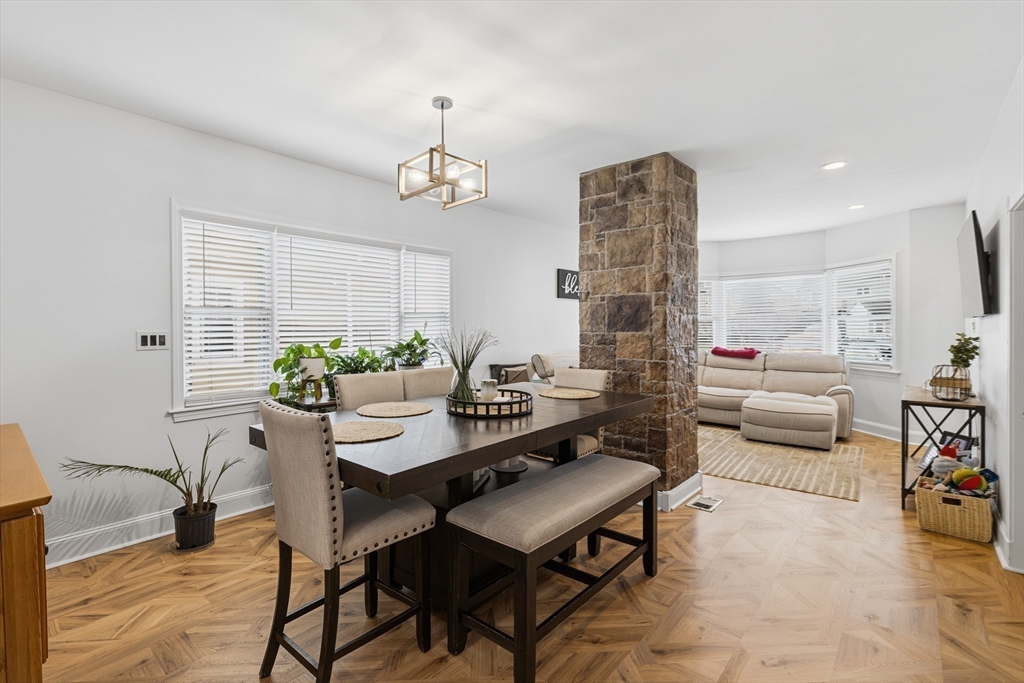 72 Rochambeau Street New Bedford, MA 02745 - Photo 4 of 26