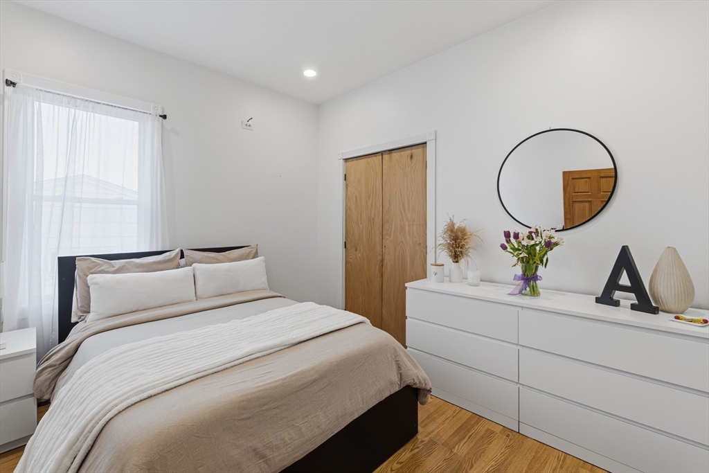 72 Rochambeau Street New Bedford, MA 02745 - Photo 9 of 26