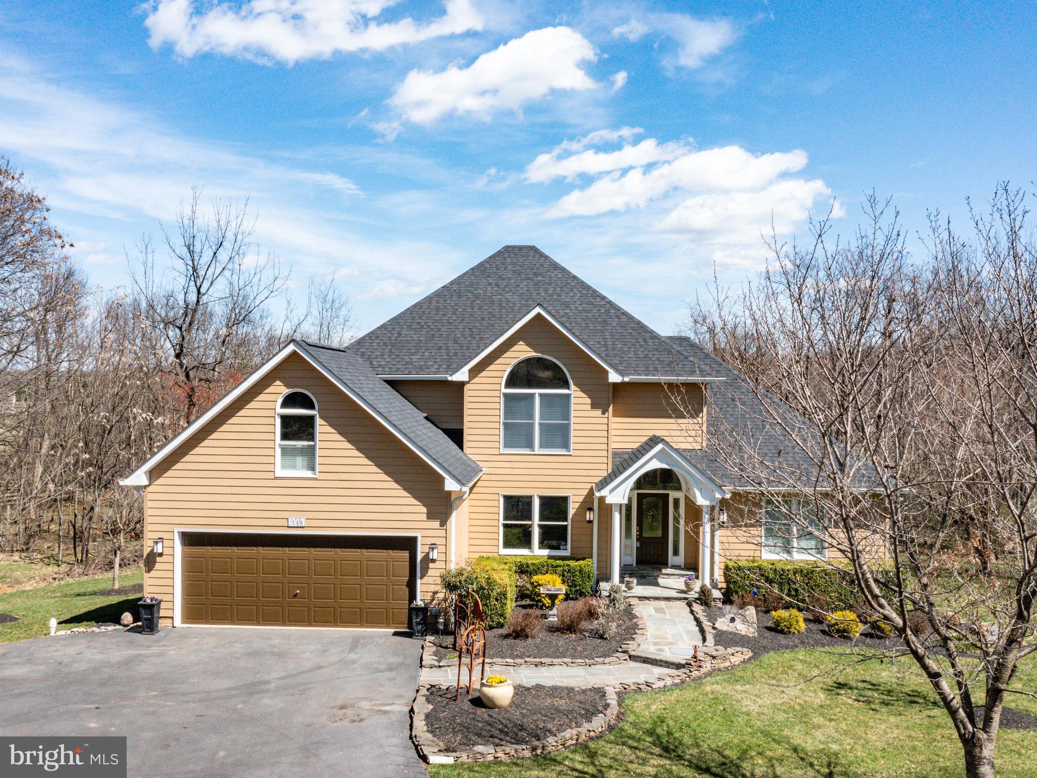 249 McGuire Road Winchester, VA 22603 - Photo 4 of 54 Gallery Image 4