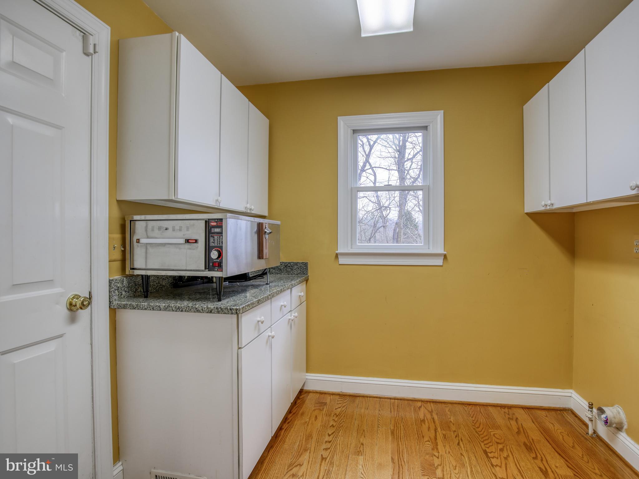 249 McGuire Road Winchester, VA 22603 - Photo 54 of 54 Main level laundry area or butler's pantry