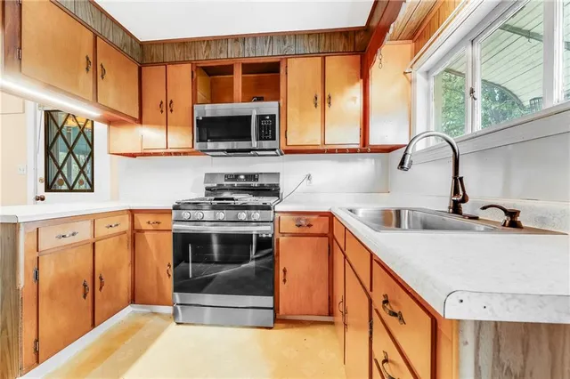 $249,999 | 114 Post Road, Dilliner, PA 15327