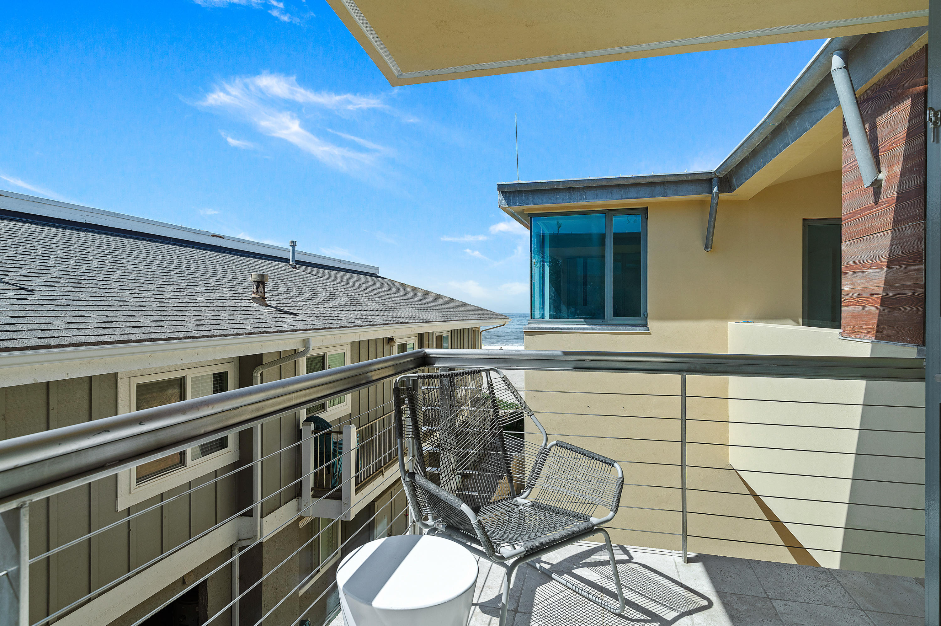 4815 Sandyland Road, Unit A Carpinteria, CA 93013 - Photo 20 of 29 a view of a balcony with chairs