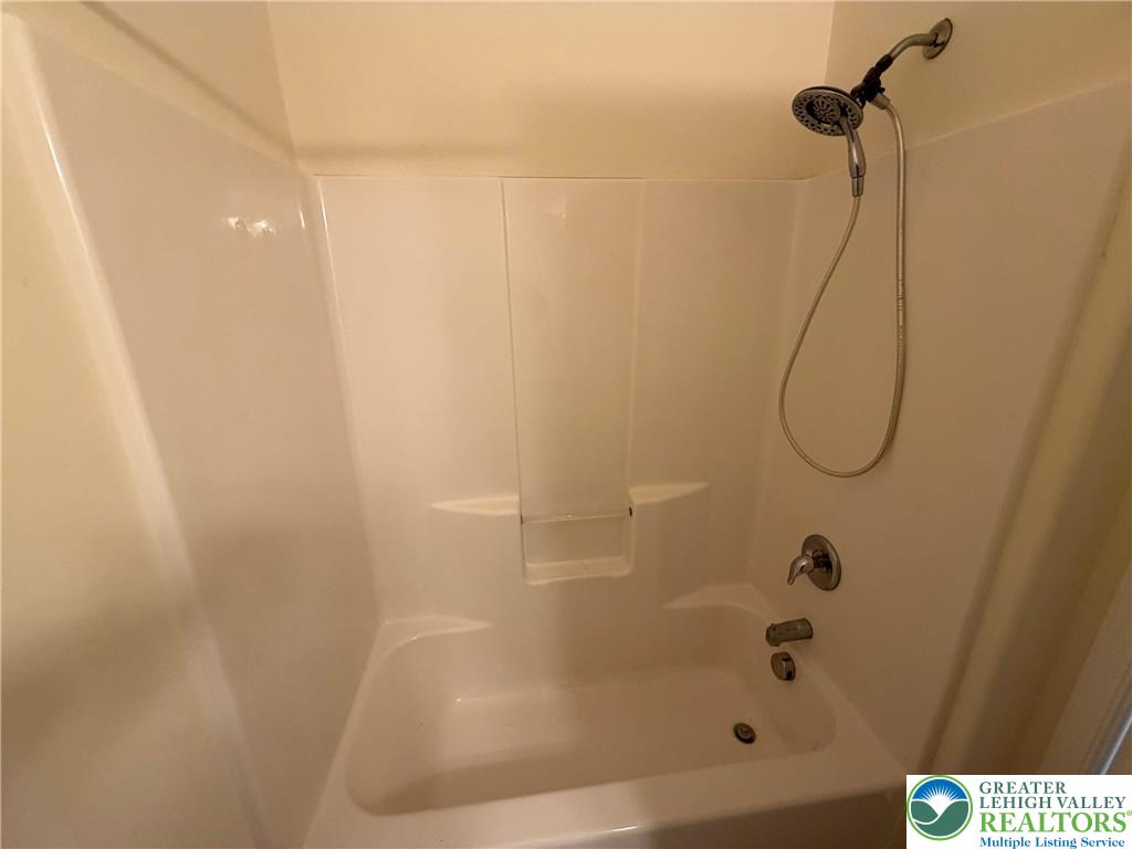 106 Hilda Court East Stroudsburg, PA 18301 - Photo 25 of 33 a bathroom with a bath tub