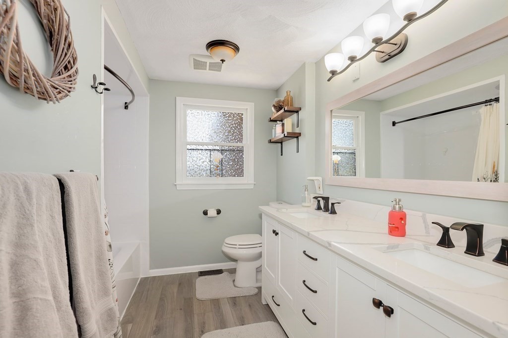 111 Meredith Road Tewksbury, MA 01876 - Photo 18 of 40 Gallery Image 18