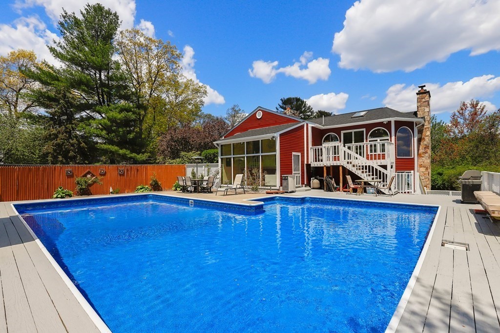 111 Meredith Road Tewksbury, MA 01876 - Photo 2 of 40 Gallery Image 2