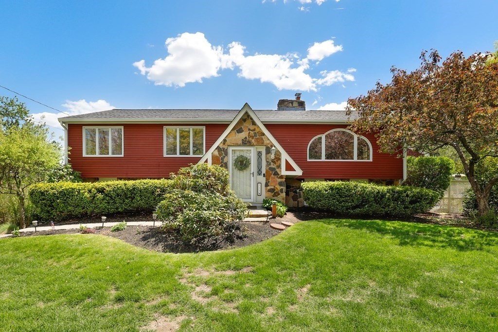 111 Meredith Road Tewksbury, MA 01876 - Photo 3 of 40 Gallery Image 3