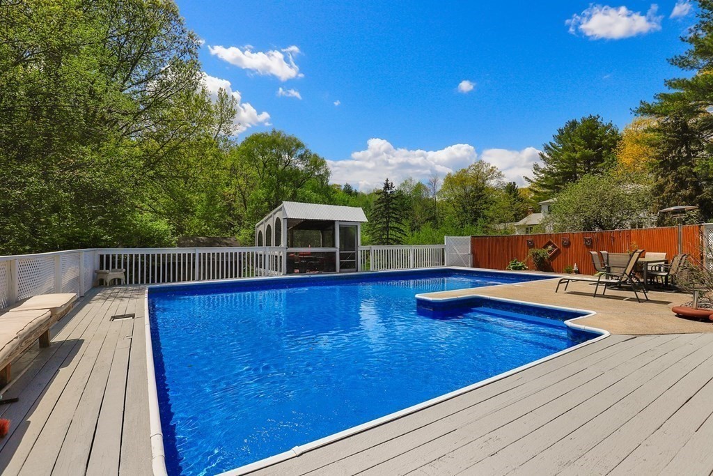 111 Meredith Road Tewksbury, MA 01876 - Photo 31 of 40 Gallery Image 31