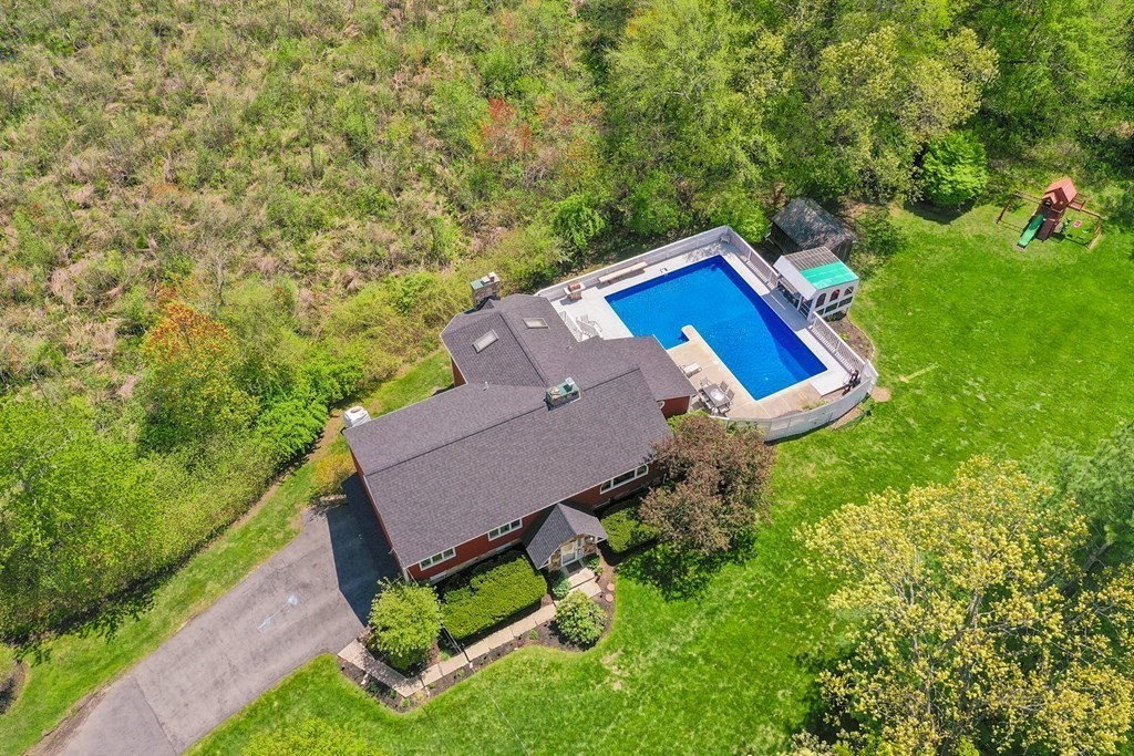 111 Meredith Road Tewksbury, MA 01876 - Photo 35 of 40 Gallery Image 35