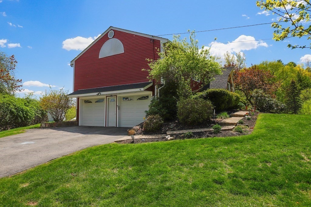111 Meredith Road Tewksbury, MA 01876 - Photo 4 of 40 Gallery Image 4