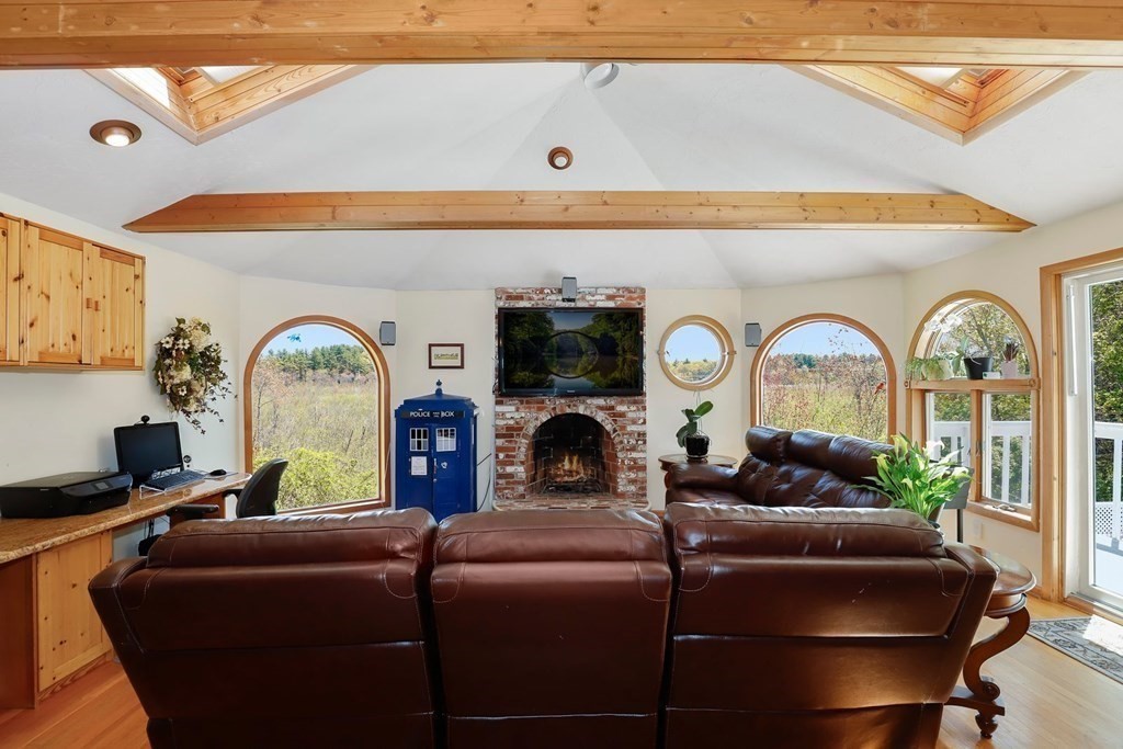 111 Meredith Road Tewksbury, MA 01876 - Photo 6 of 40 Gallery Image 6