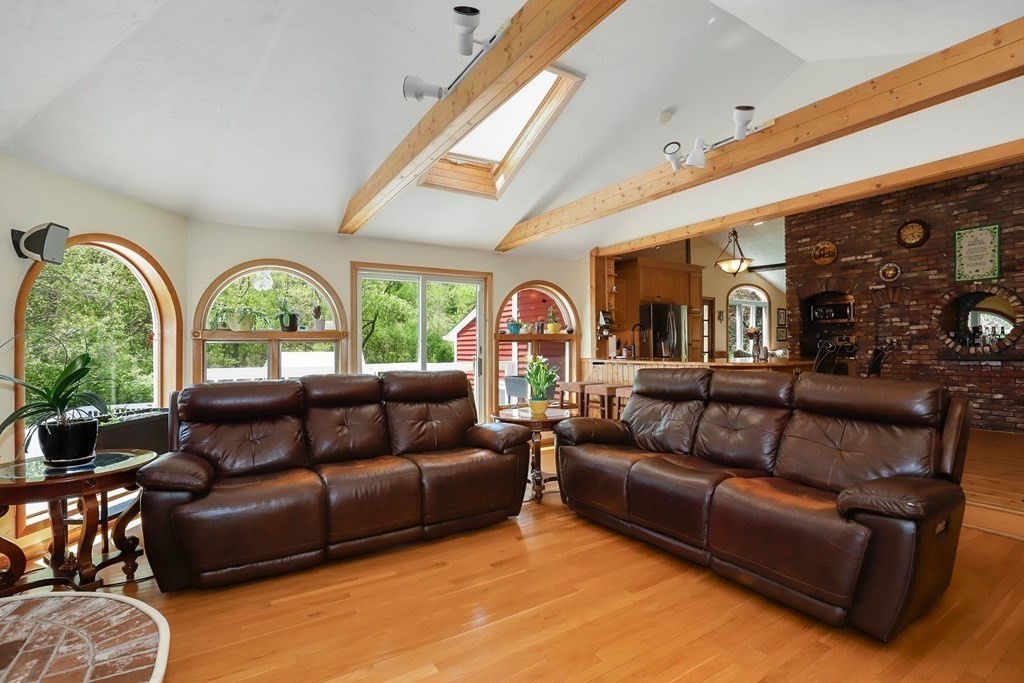 111 Meredith Road Tewksbury, MA 01876 - Photo 7 of 40 Gallery Image 7