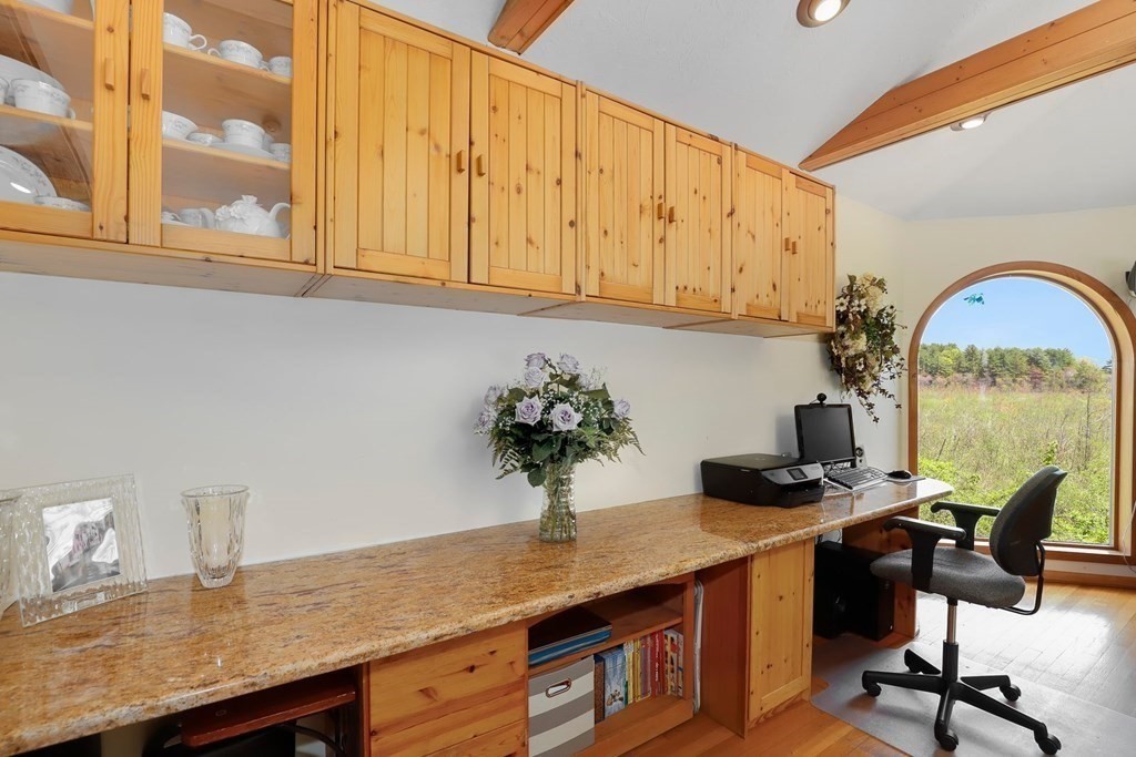 111 Meredith Road Tewksbury, MA 01876 - Photo 8 of 40 Gallery Image 8