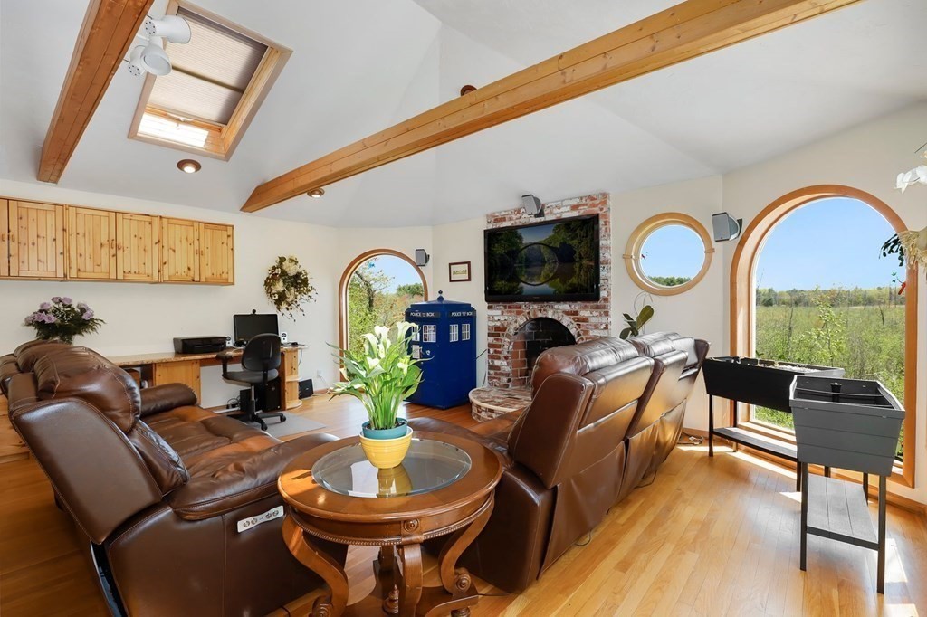 111 Meredith Road Tewksbury, MA 01876 - Photo 9 of 40 Gallery Image 9