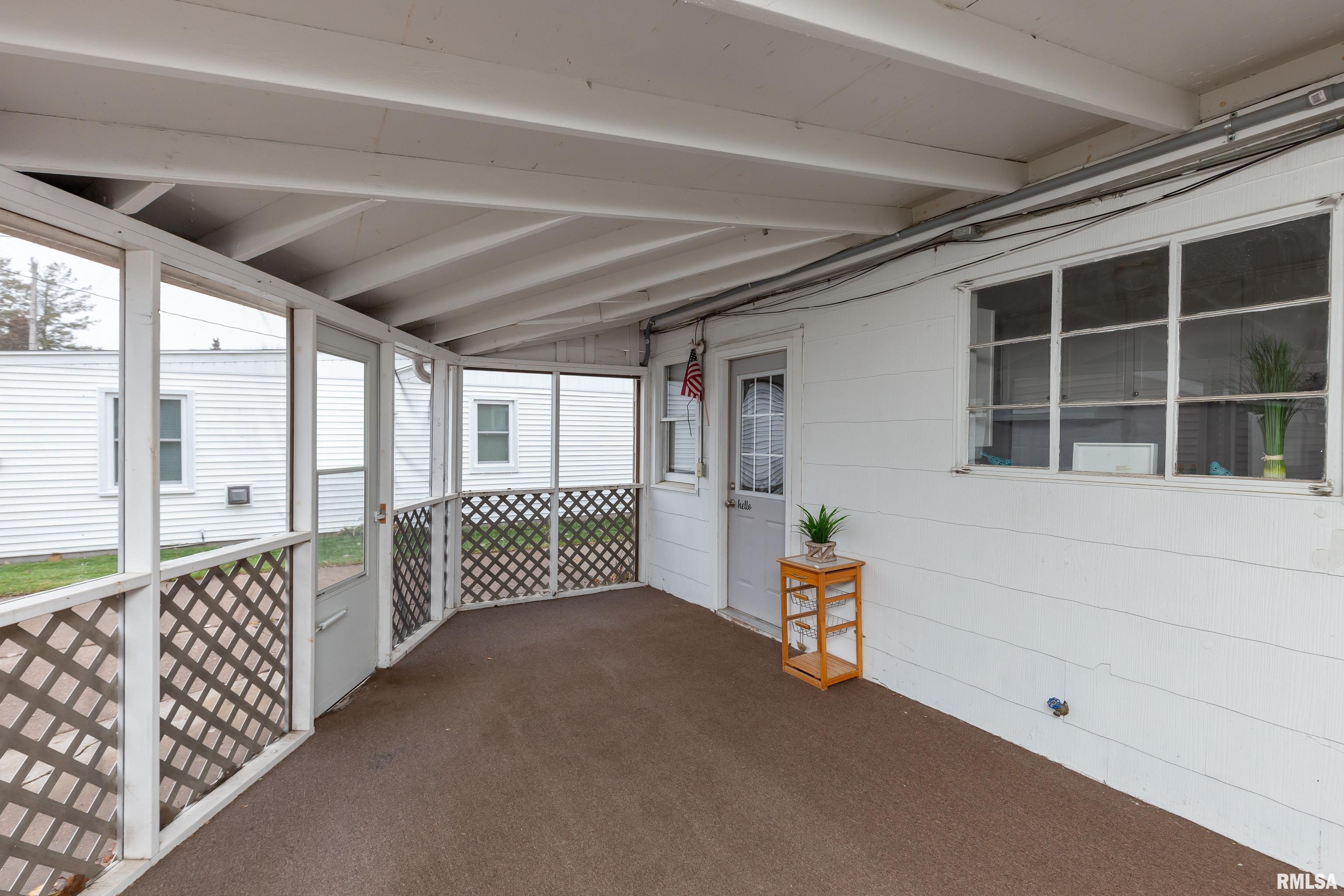 963 40th Street Moline, IL 61265 - Photo 21 of 26 Gallery Image 21