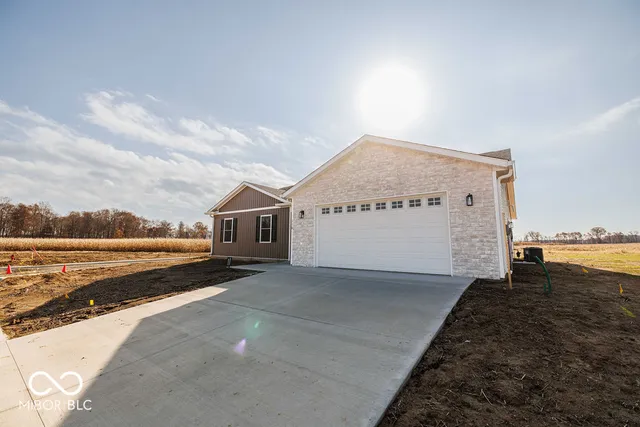 $375,000 | 110 Pin Oak Road, Spencer, IN 47460