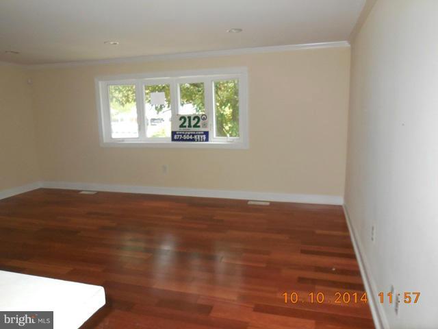 243 Brock Bridge Road Laurel, MD 20724 - Photo 3 of 13 Living Room