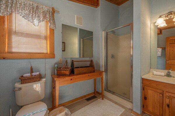 237 Cherokee Path Way Sevierville, TN 37876 - Photo 14 of 25 almost-heaven-fourth-bathroom-600x400