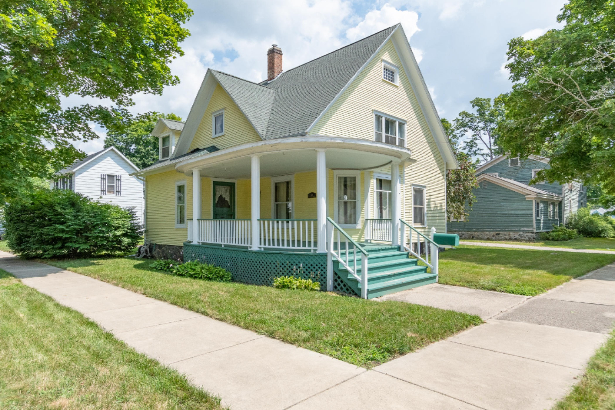119 West Bennett Street Three Rivers, MI 49093 - Photo 1 of 19 front