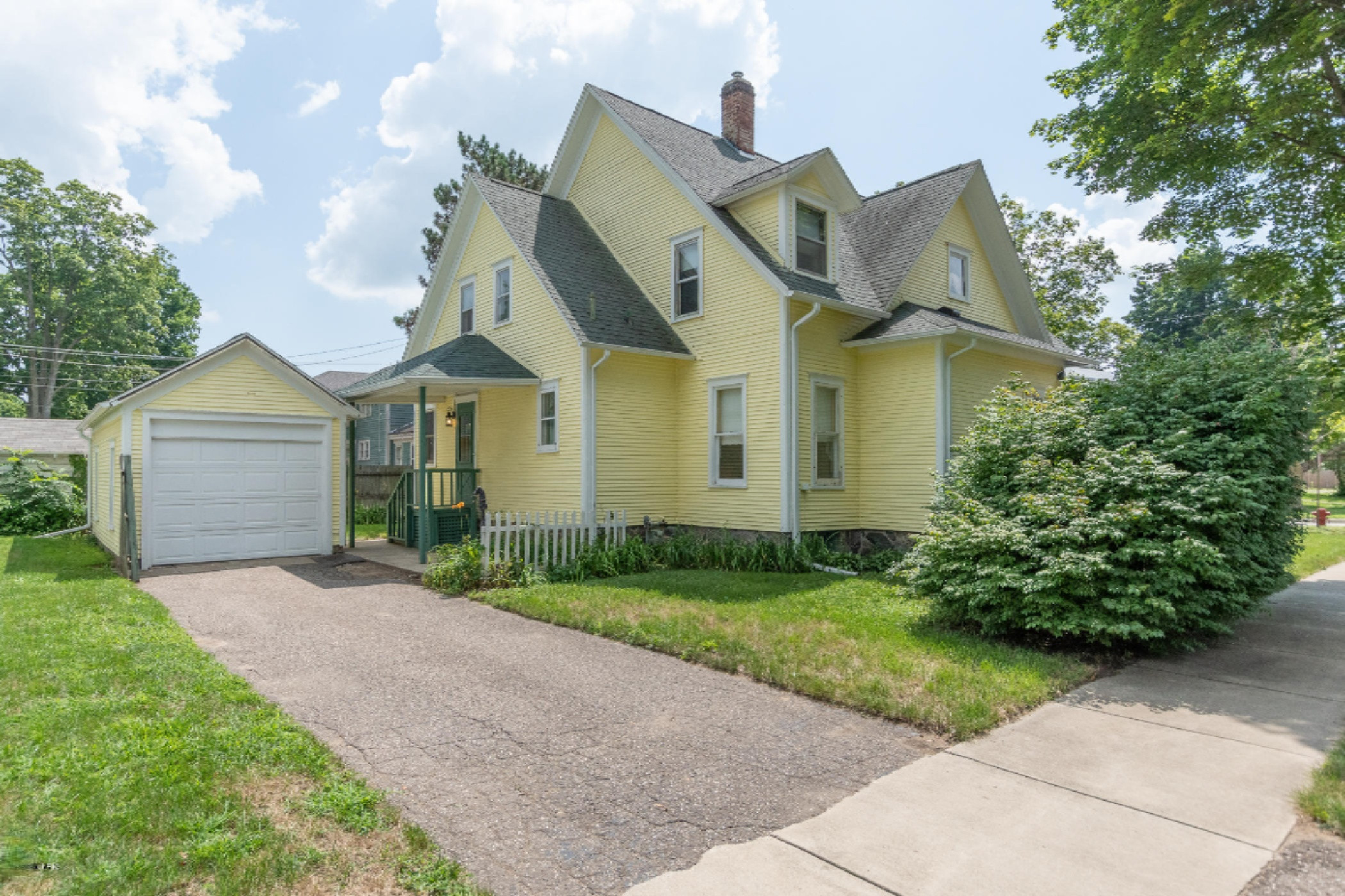 119 West Bennett Street Three Rivers, MI 49093 - Photo 19 of 19 gargaeg view
