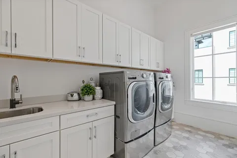 $1,950,000 | 2413 Rosamond Street, Unit A, Houston, TX 77098