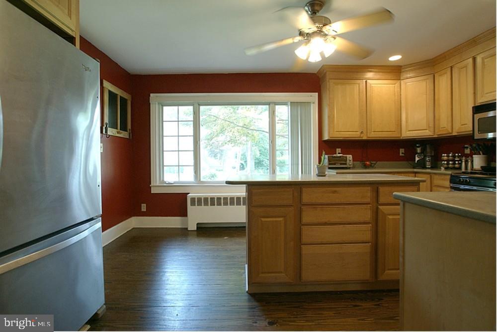 20 Crosswicks Chesterfield Road Chesterfield, NJ 08515 - Photo 14 of 38 Eat-in Kitchen
