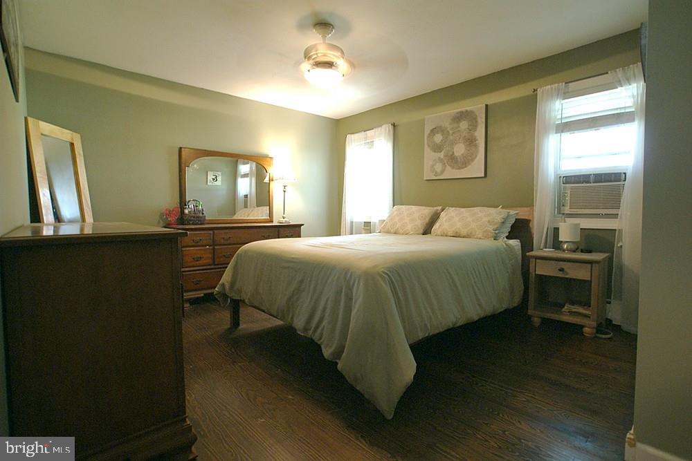 20 Crosswicks Chesterfield Road Chesterfield, NJ 08515 - Photo 16 of 38 Master Bedroom