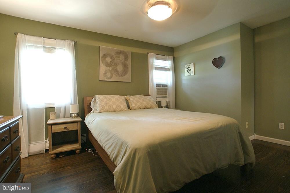 20 Crosswicks Chesterfield Road Chesterfield, NJ 08515 - Photo 18 of 38 Master Bedroom