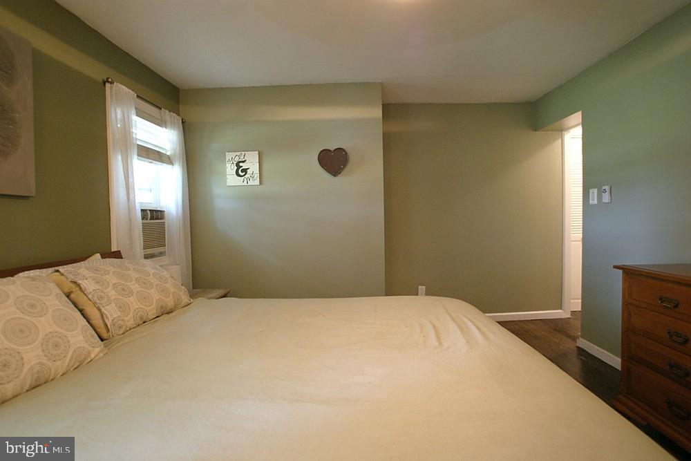 20 Crosswicks Chesterfield Road Chesterfield, NJ 08515 - Photo 19 of 38 Master Bedroom