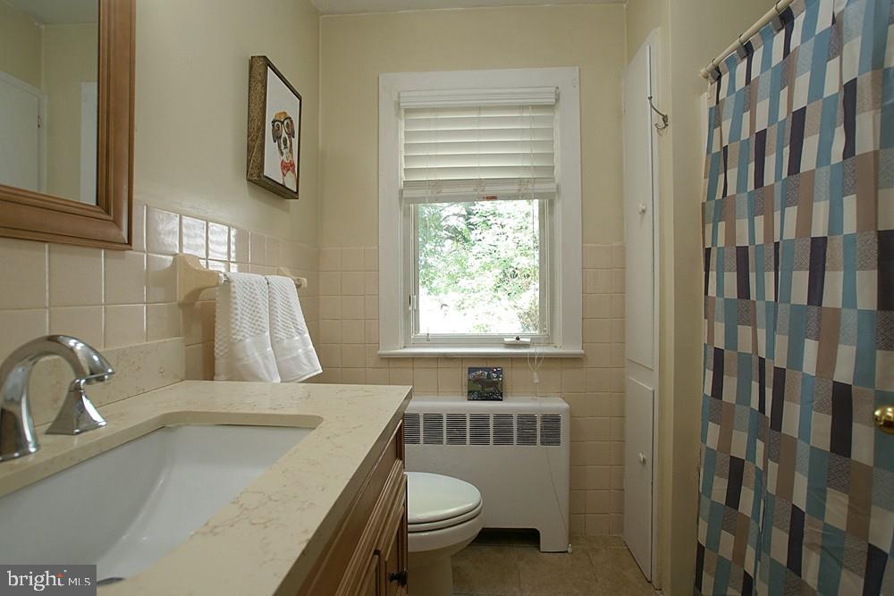 20 Crosswicks Chesterfield Road Chesterfield, NJ 08515 - Photo 27 of 38 Bathroon 1
