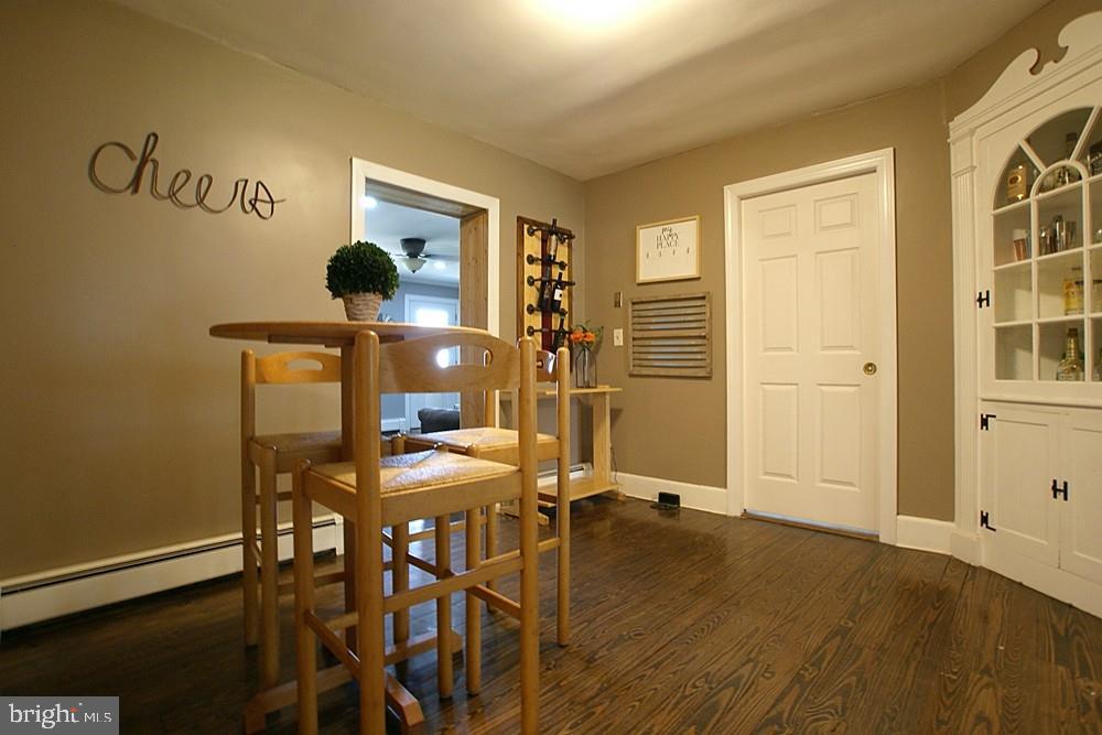 20 Crosswicks Chesterfield Road Chesterfield, NJ 08515 - Photo 8 of 38 Dining Room