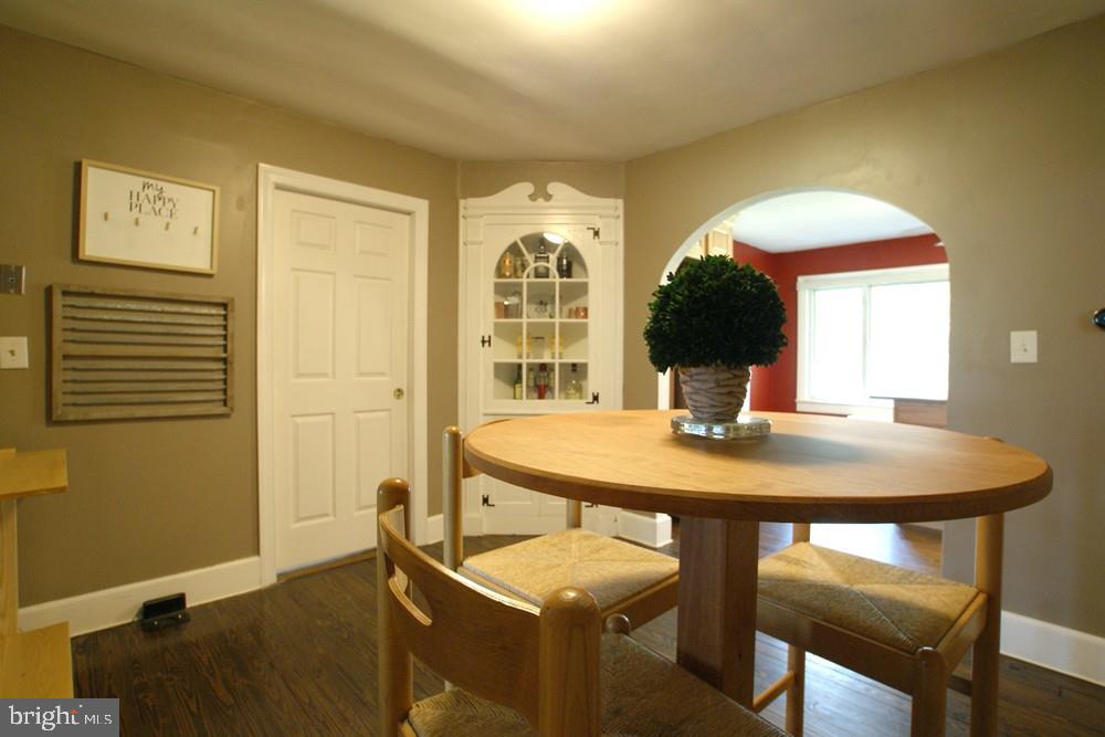 20 Crosswicks Chesterfield Road Chesterfield, NJ 08515 - Photo 9 of 38 Dining Room